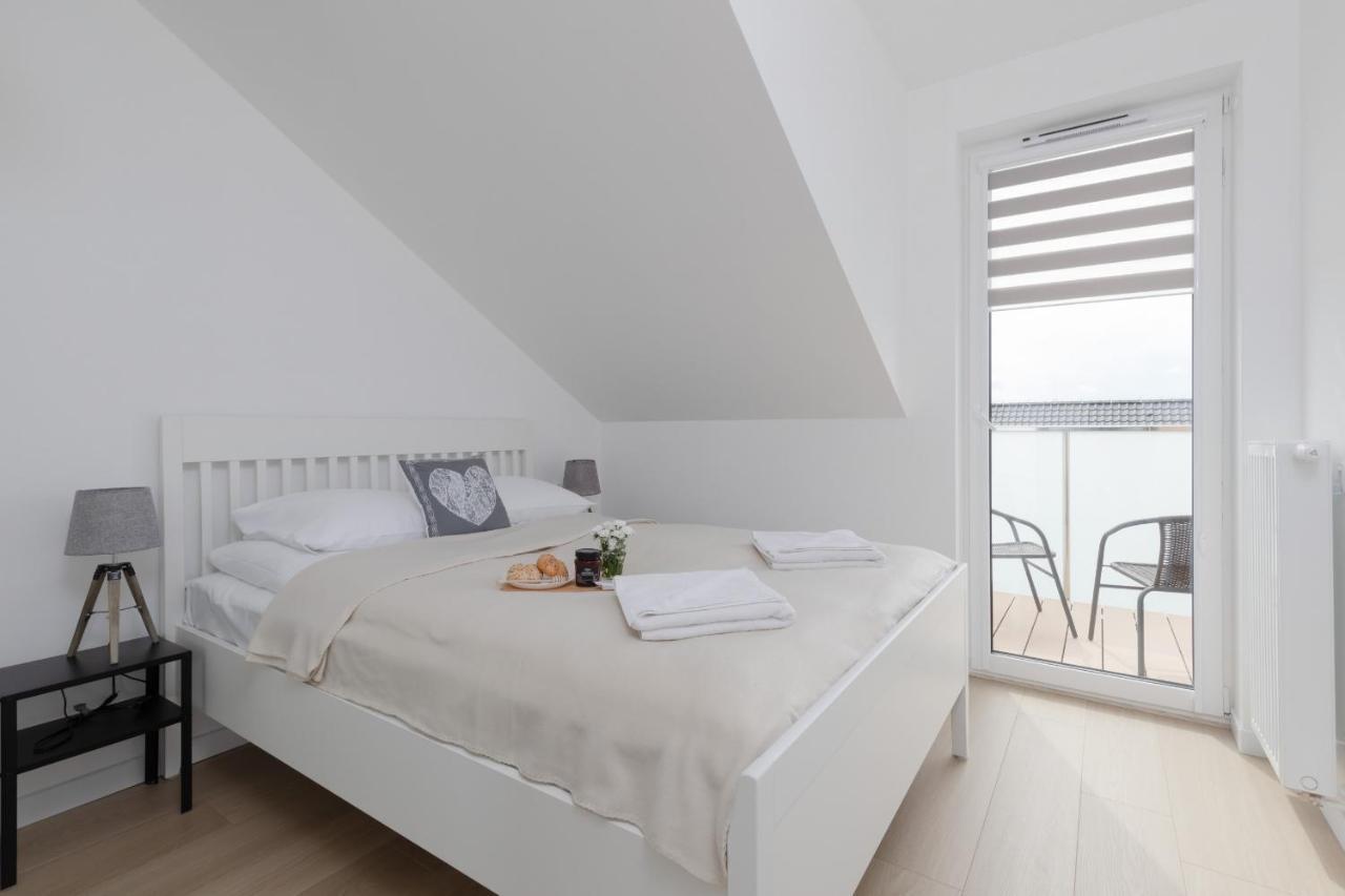 Posesja Kapitanska Przy Plazy Apartments Grzybowo By Noclegi Renters Eksteriør billede