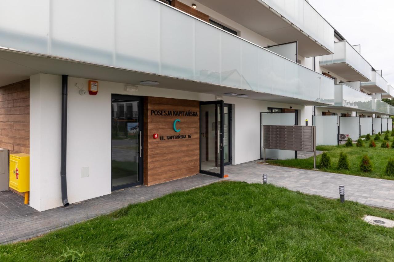 Posesja Kapitanska Przy Plazy Apartments Grzybowo By Noclegi Renters Eksteriør billede